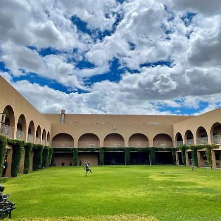Hotel Santa Fe Camargo Exteriör bild