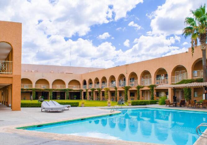 Hotel Santa Fe Camargo Exteriör bild