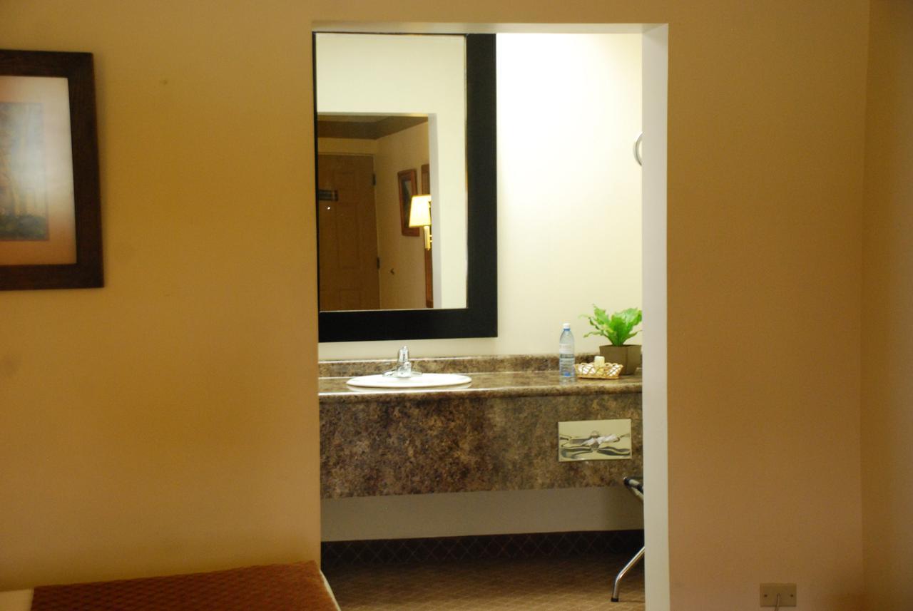 Hotel Santa Fe Camargo Exteriör bild