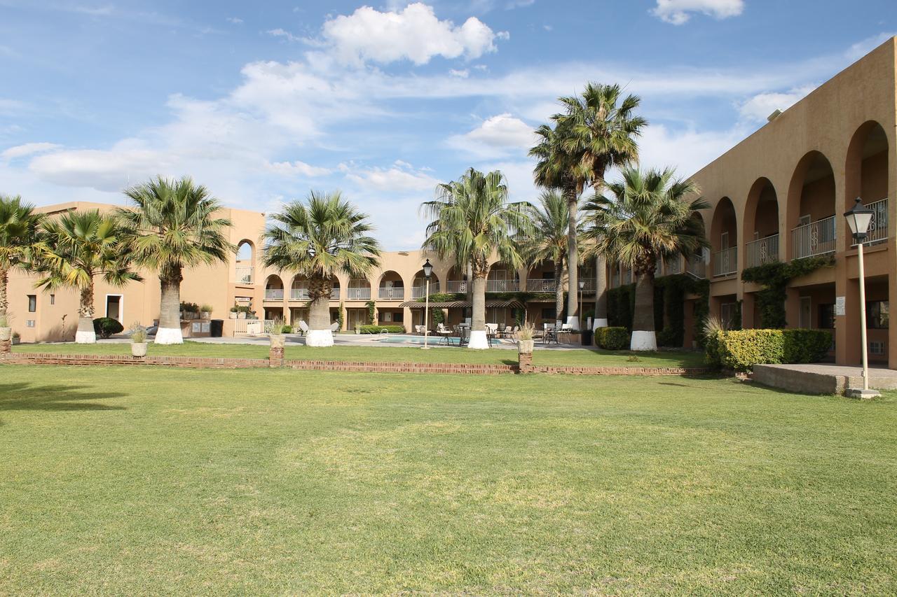 Hotel Santa Fe Camargo Exteriör bild